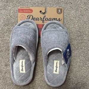 NWT Dearfoams women’s slippers